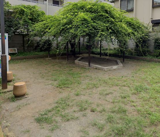 公園　幡ヶ谷第四児童遊園地（公園）まで355m