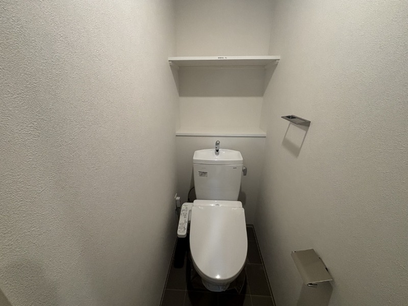 地下鉄谷町線 南森町駅 徒歩3分 15階建 築2年のトイレ写真