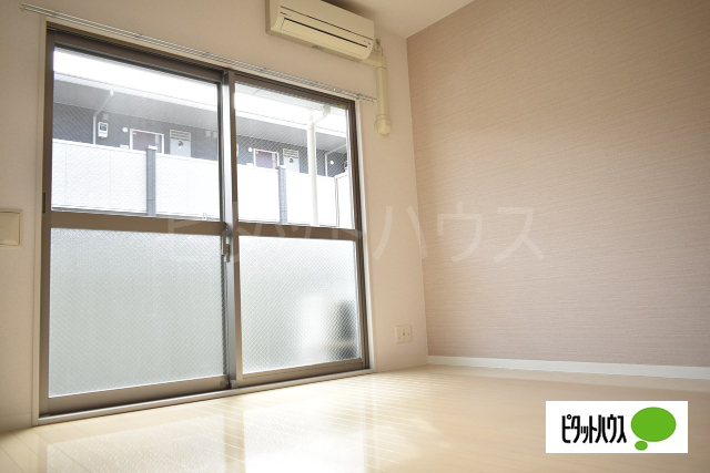 ヴェルデIの居間写真