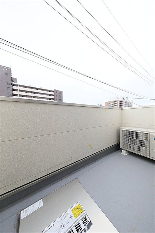 バルコニー　同仕様内装