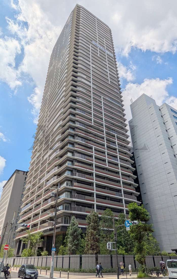 ローレルタワー堺筋本町の外観写真
