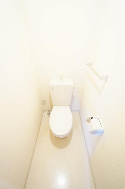 トイレ　※同物件・反転タイプの写真です