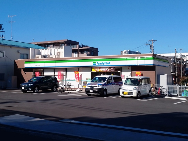 コンビニ　ファミリーマート川崎新作五丁目店（コンビニ）まで837m