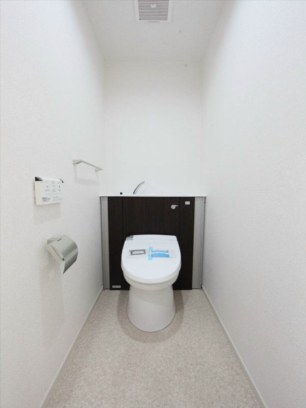 トイレ　ウォシュレット付
