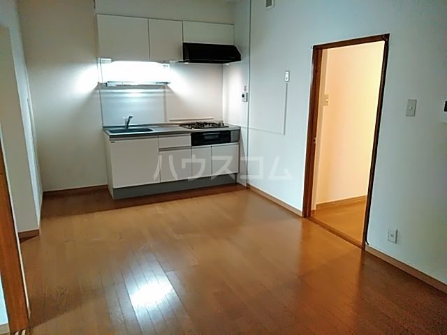 エクセルエステートヨシダの居間写真