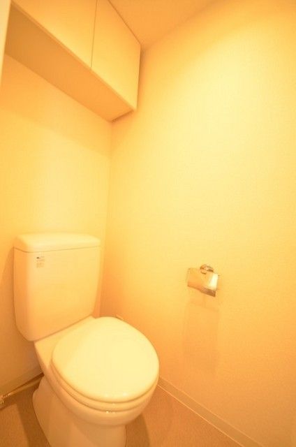 東京メトロ丸ノ内線 新中野駅 徒歩4分 9階建 築23年のトイレ写真
