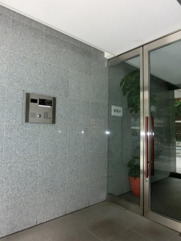 東京メトロ丸ノ内線 新中野駅 徒歩4分 9階建 築23年の外観写真