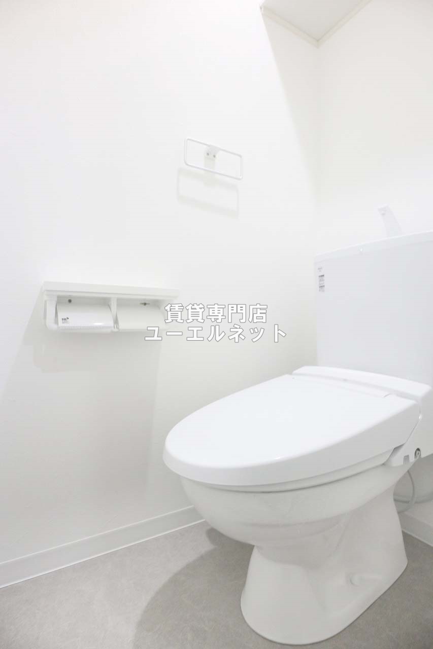 阪急千里線 吹田駅 徒歩13分 3階建 新築のトイレ写真