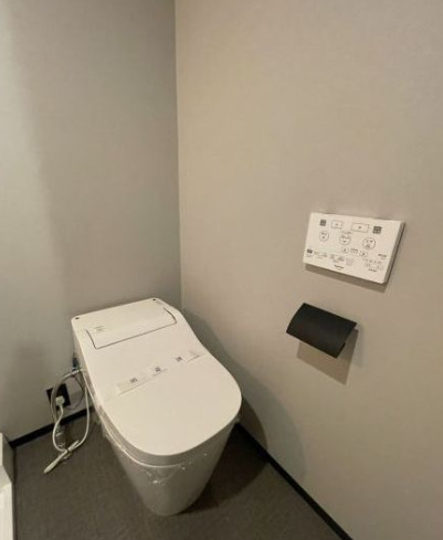 ＪＲ山手線 新大久保駅 徒歩3分 3階建 築7年のトイレ写真