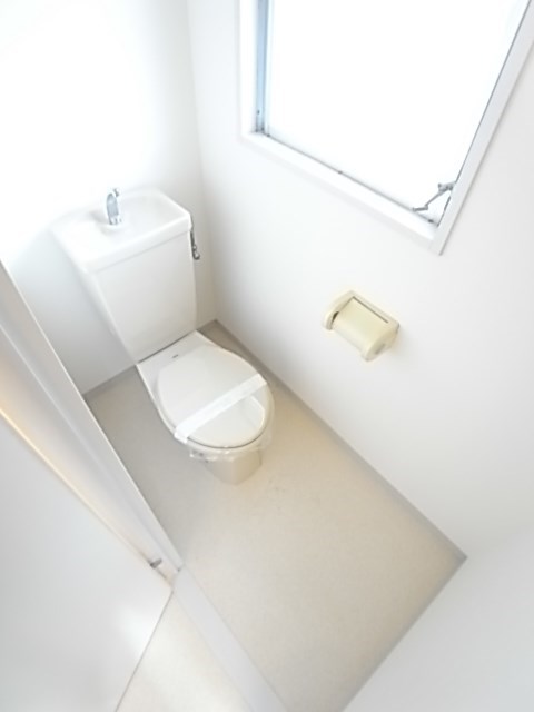 ＪＲ東海道本線 灘駅 徒歩7分 4階建 築31年のトイレ写真