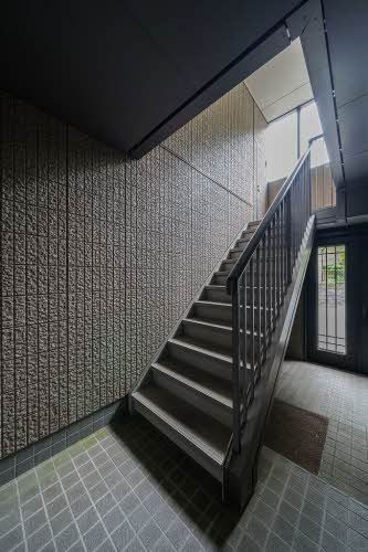 建物外観　階段