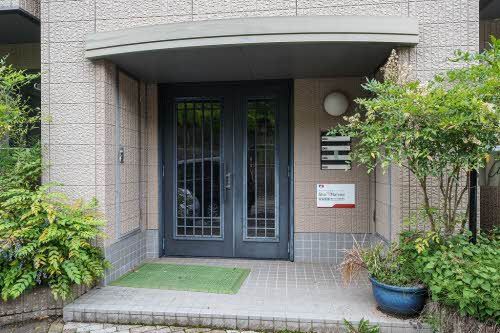 建物外観　建物入口
