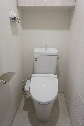 東急東横線 中目黒駅 徒歩8分 7階建 築6年のトイレ写真