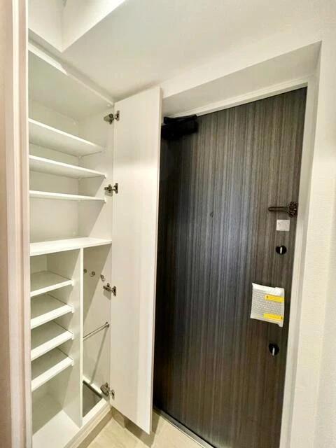 エストゥルース板橋本町の玄関写真