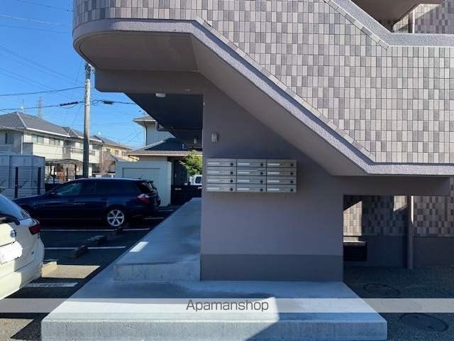 鈴信マンションの外観写真