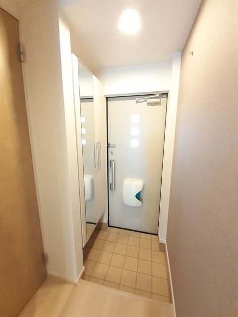 エレガンス IIの玄関写真