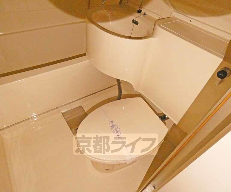 ＪＲ東海道本線 京都駅 徒歩5分 5階建 築43年のトイレ写真
