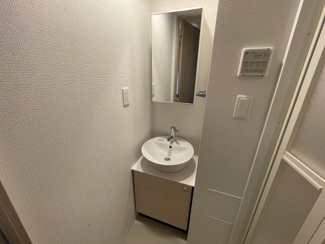 洗面設備　モデル写真