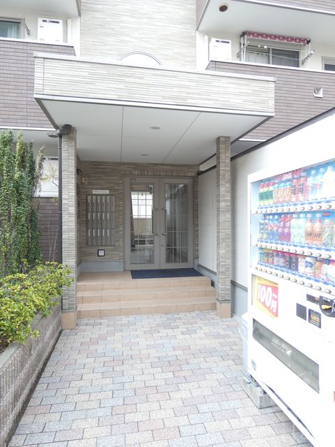 阪急宝塚線 服部天神駅 徒歩9分 3階建 築18年の外観写真