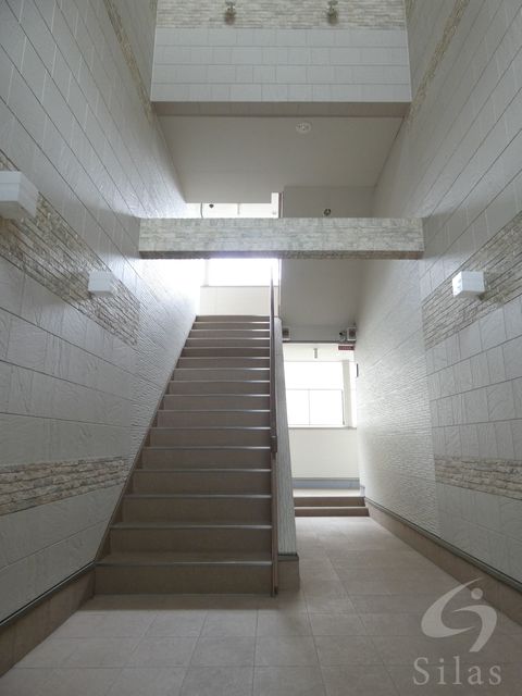 阪急宝塚線 服部天神駅 徒歩9分 3階建 築18年の外観写真