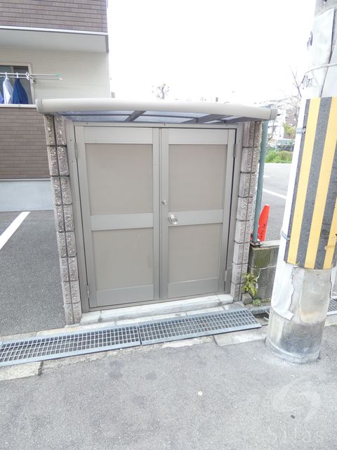 阪急宝塚線 服部天神駅 徒歩9分 3階建 築18年の外観写真