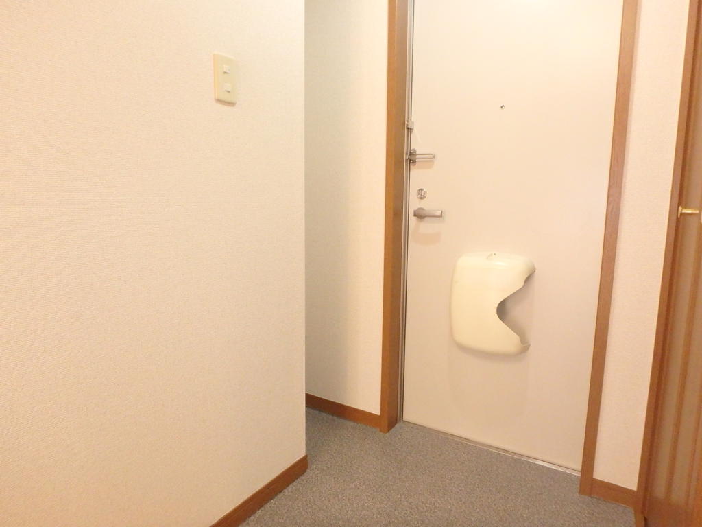 サンプリムローズIIの玄関写真