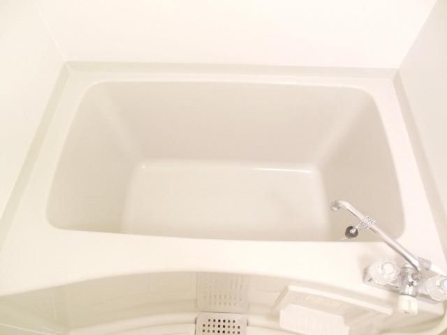 バス・シャワールーム　★深みのある浴槽です★
