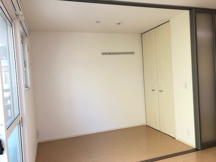 その他部屋・スペース　風通しも良い寝室です☆