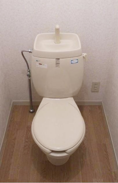 トイレ　清潔感のある水回り♪