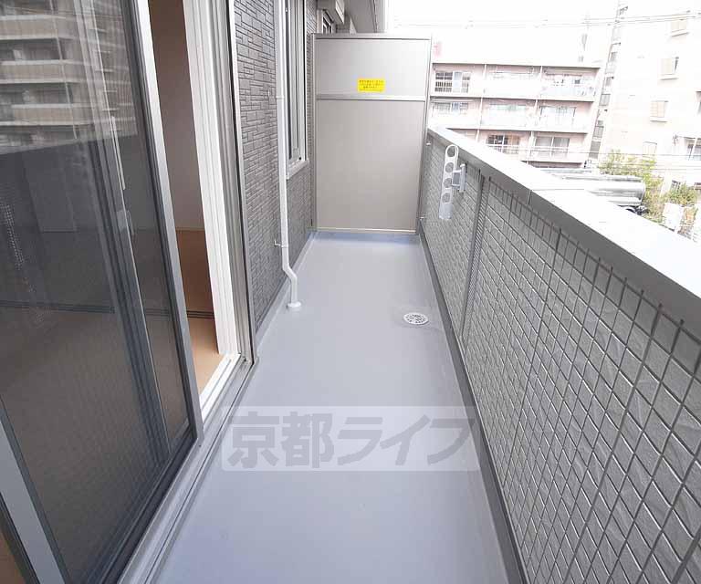 バルコニー　広めのベランダです。