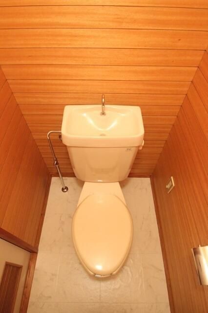 小田急線 千歳船橋駅 徒歩17分 6階建 築41年のトイレ写真