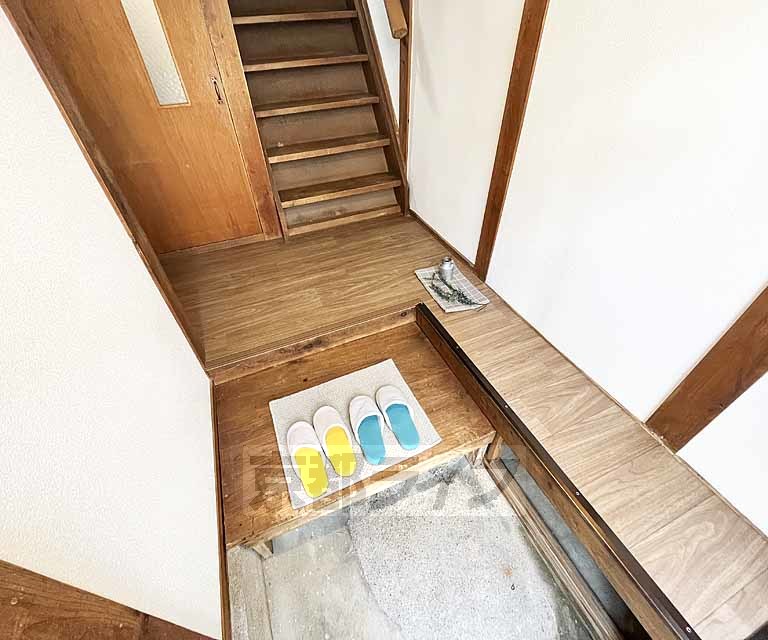 嵯峨天龍寺油掛町貸家の玄関写真