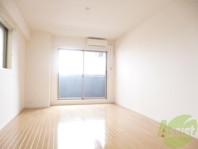 居室・リビング　レイアウトを考えるのが楽しいお部屋です