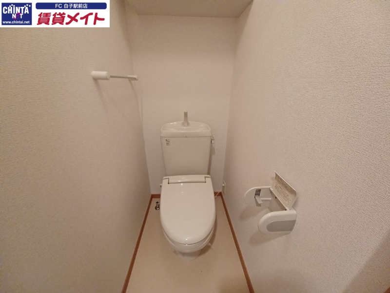 トイレ　同型反転タイプ画像