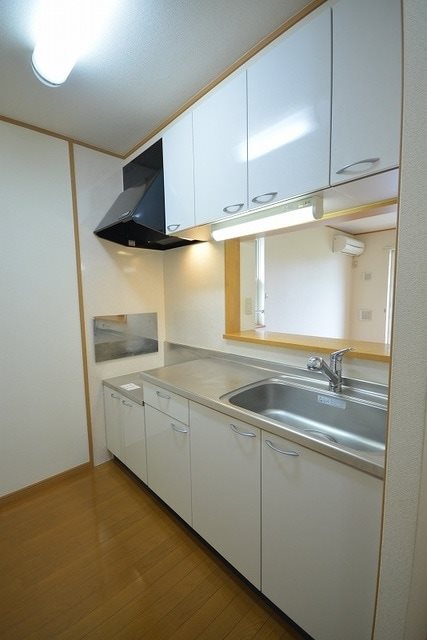 キッチン　※別号室の写真です。