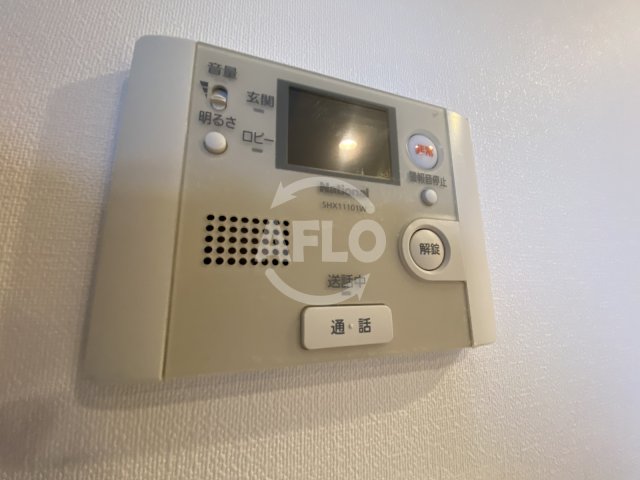 セキュリティ　レシェンテ西梅田　モニター付きインターホン