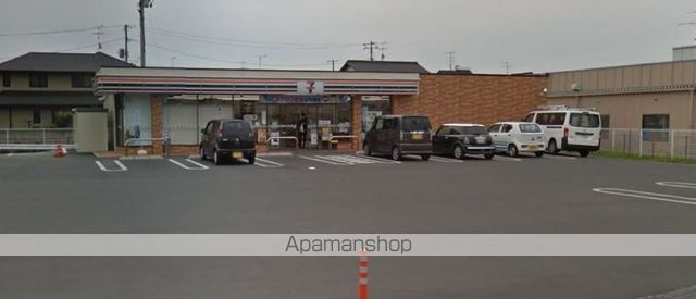 コンビニ　セブンイレブン（コンビニ）まで894m