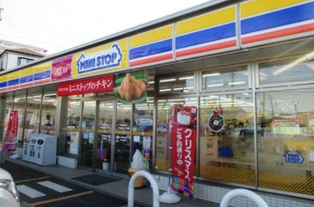 コンビニ　ミニストップ千葉検見川2丁目店（コンビニ）まで227m