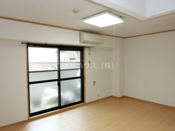 その他部屋・スペース　明るい洋室！