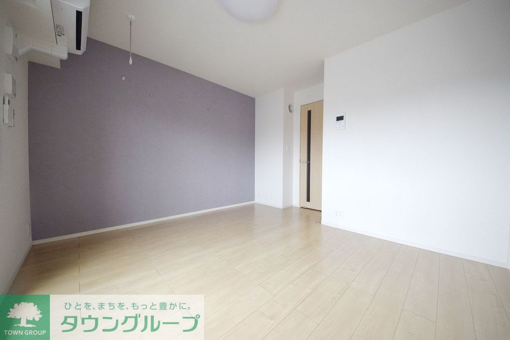 サニークレメント八潮の居間写真