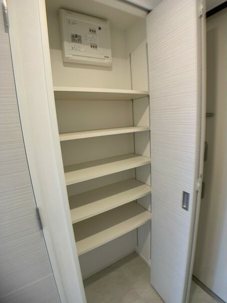 クレストタップ名古屋ウエストの玄関写真