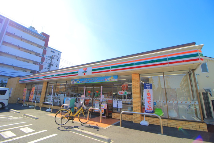 コンビニ　セブンイレブン　板橋東山町店（コンビニ）まで301m