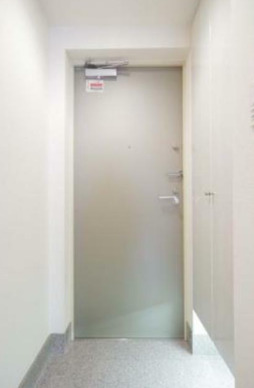 玄関　※別部屋参考写真