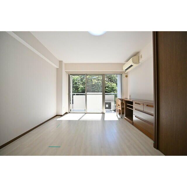 クレセントコート川崎の居間写真