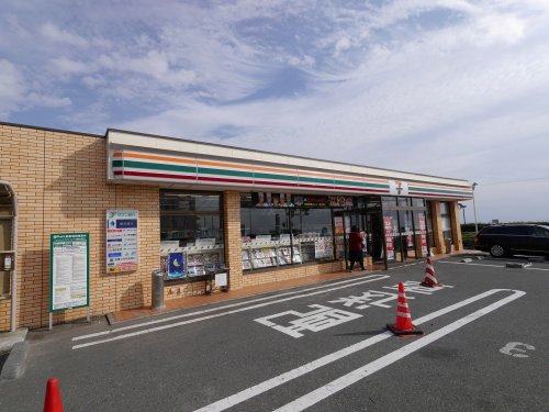 コンビニ　７ １１　七里ガ浜店（コンビニ）まで485m