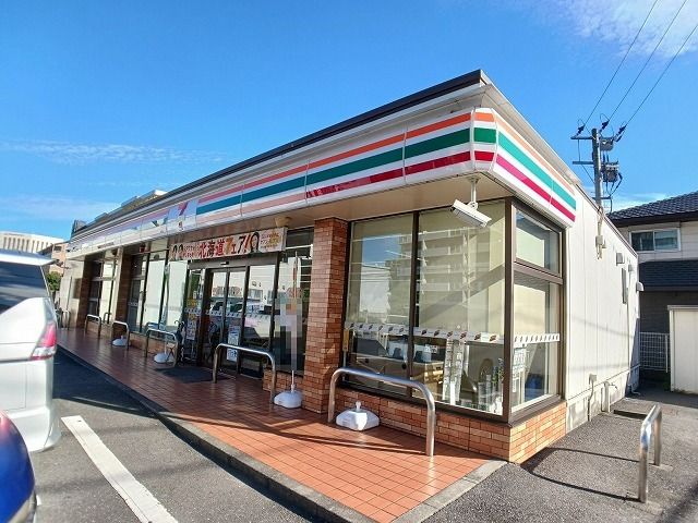 コンビニ　セブンイレブン　新春日町店（コンビニ）まで400m