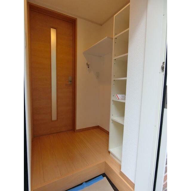 玄関　友達を呼びたくなるお部屋です
