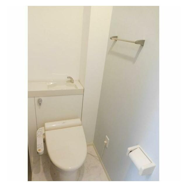ＪＲ京浜東北線 蕨駅 徒歩4分 2階建 築12年のトイレ写真