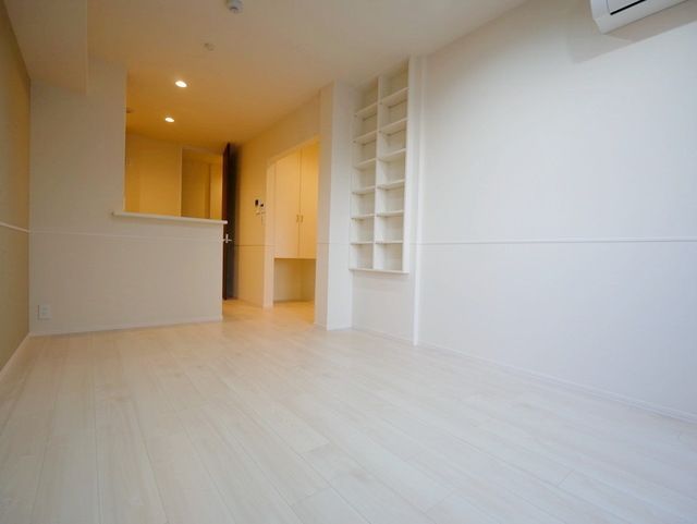 居室・リビング　★明るいフローリングのお部屋です★