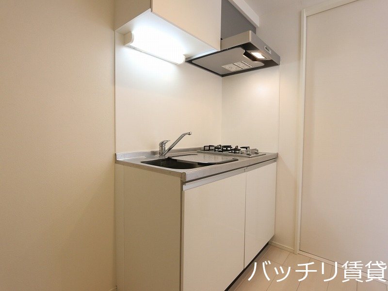 キッチン　画像は別号室タイプの為、現状を優先致します。